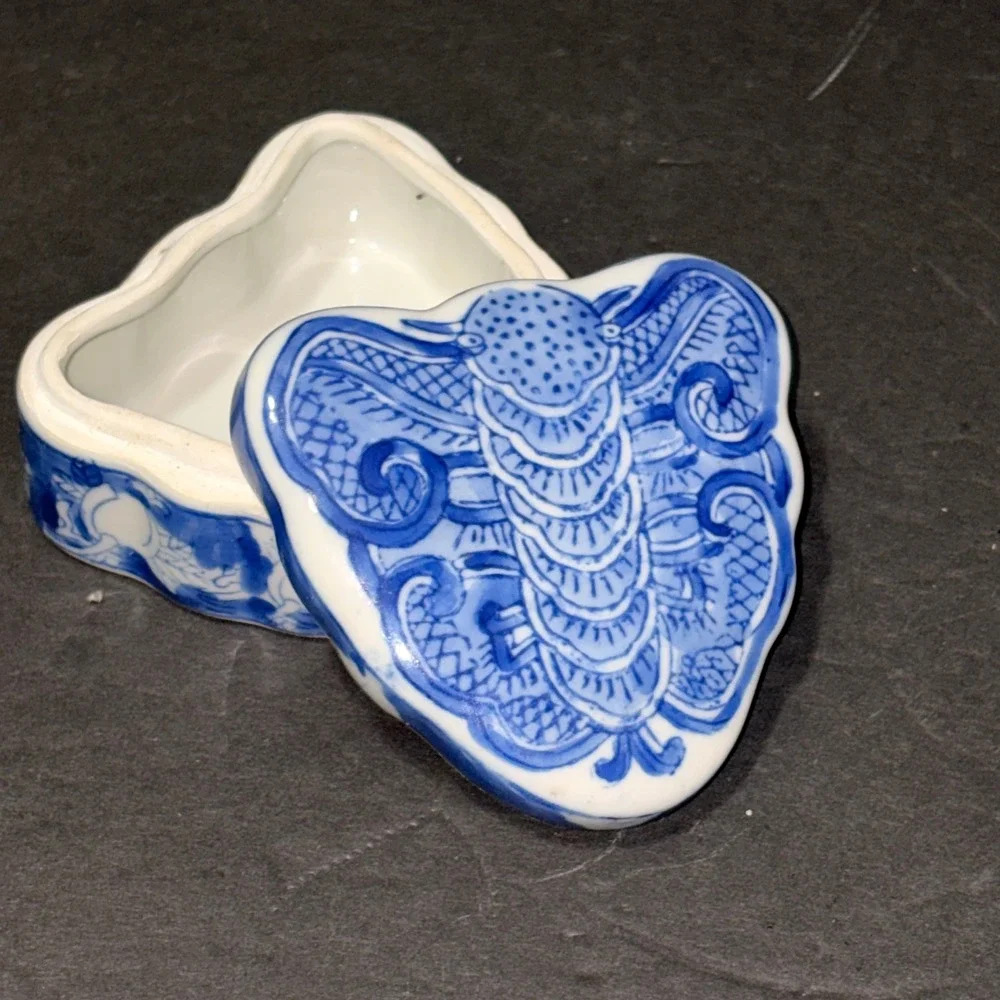 Unbranded blue white
